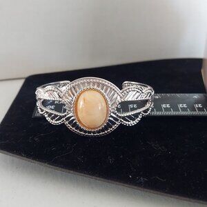 Vintage Avon Silvery Sands Bracelet p